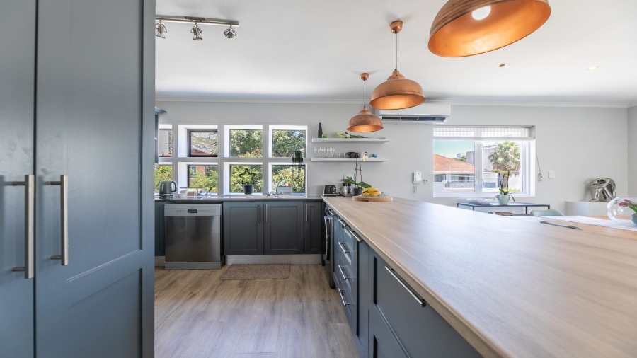 2 Bedroom Property for Sale in Sea Point Western Cape